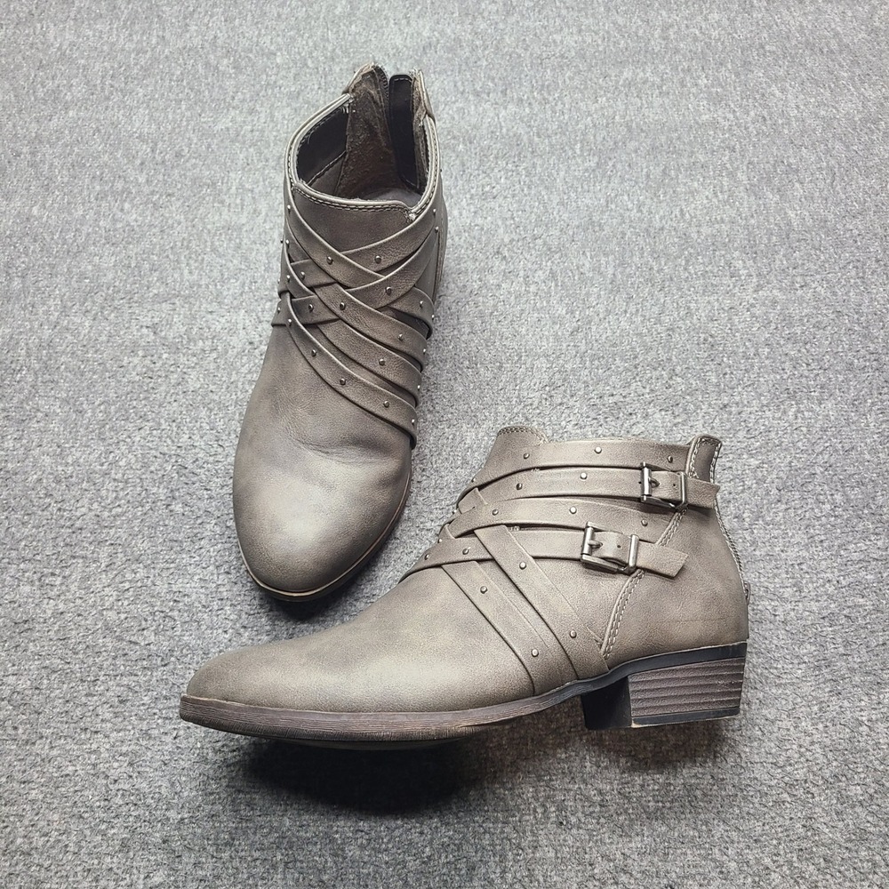 So 8.5 Wide Gray Faux Leather Studded Buckle Ankle Boots Women